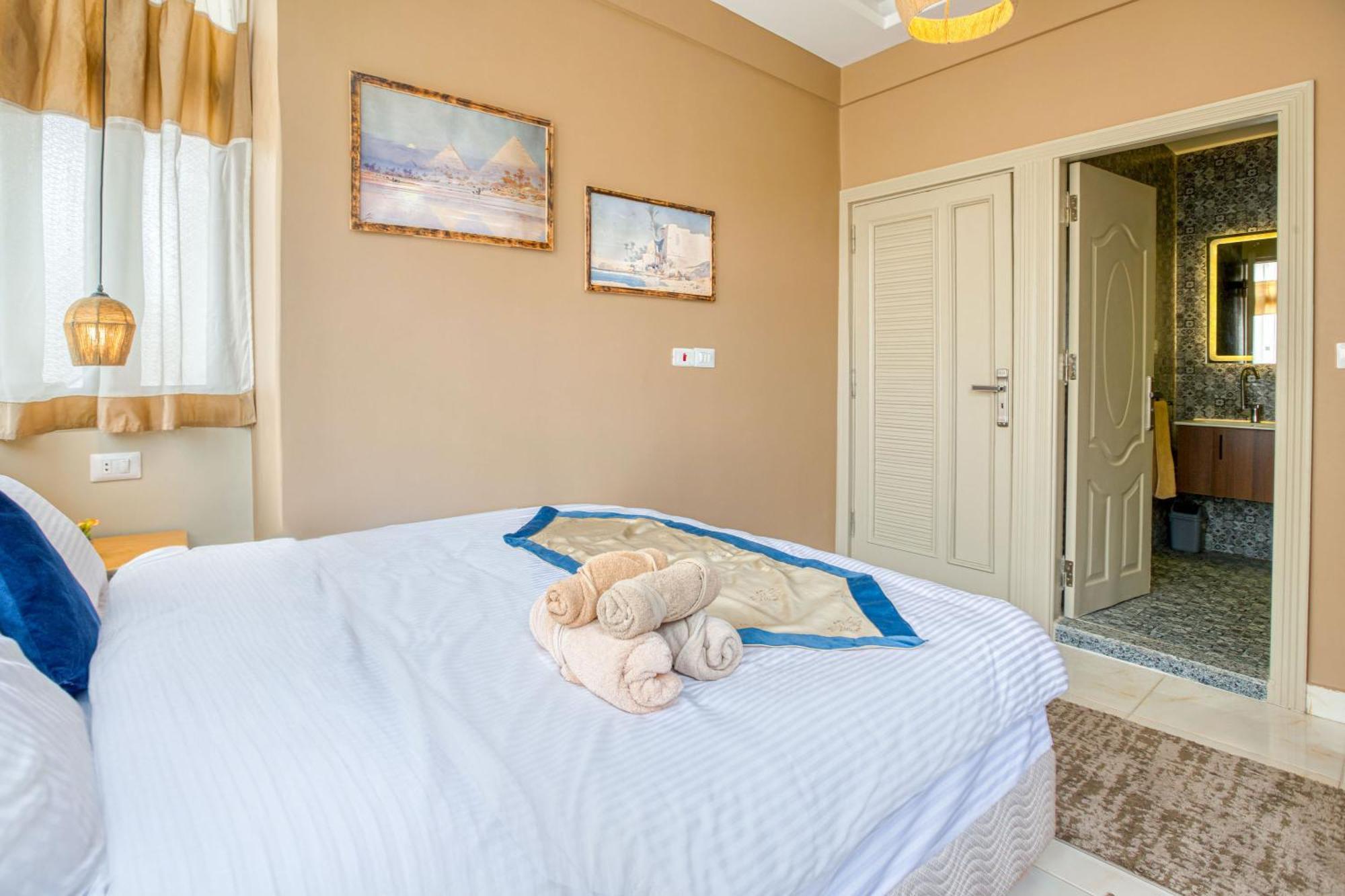 The Grand Pyramids View Hotel Kafrat al Jabal Room photo